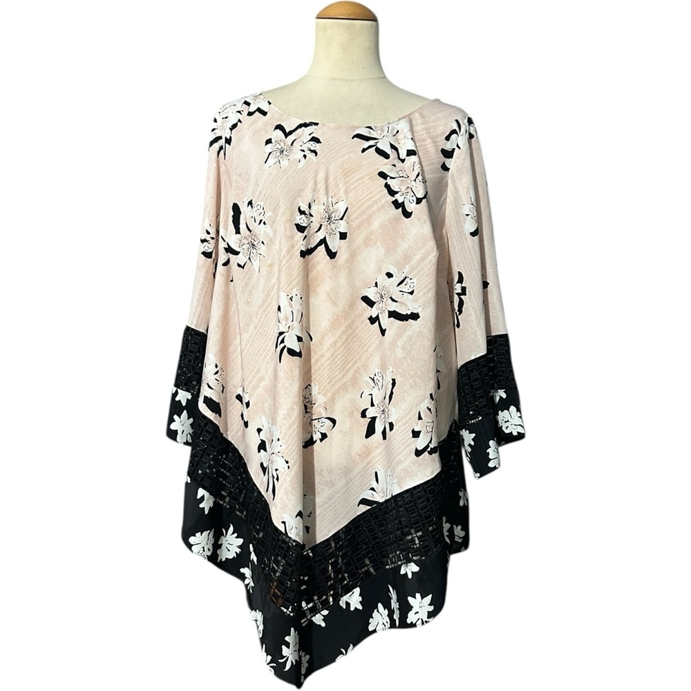 Alfani Printed Crochet Trim V-Hem Top Pink Size 1X - Picture 2 of 6